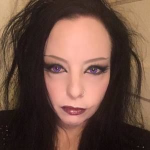 Meet your Posher, Angie